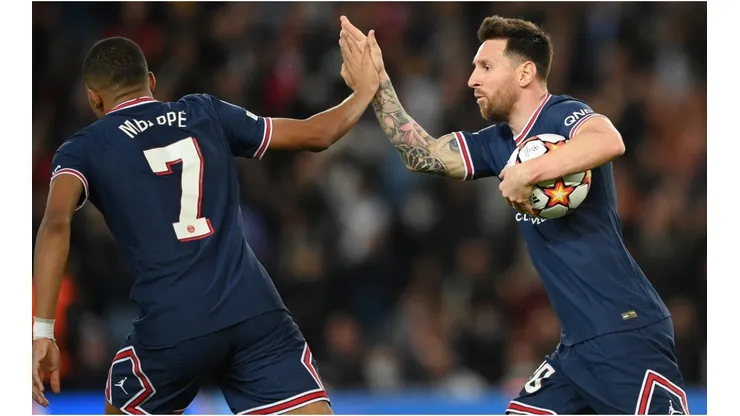 Lionel Messi of Paris Saint-Germain celebrates after scoring