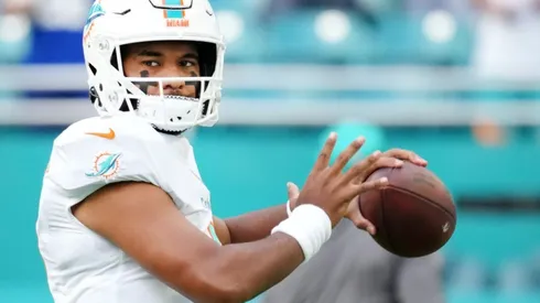 Quarterback Tua Tagovailoa of Miami Dolphins at the game vs Giants