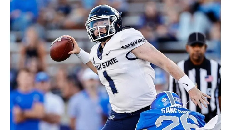 Quarterback Logan Bonner of Utah State Aggies