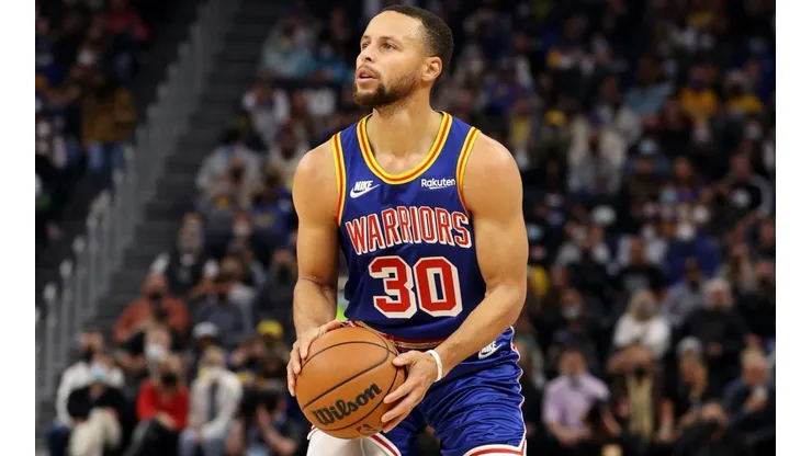 Stephen Curry has surpassed Ray Allen with the most three-pointers made in the NBA.