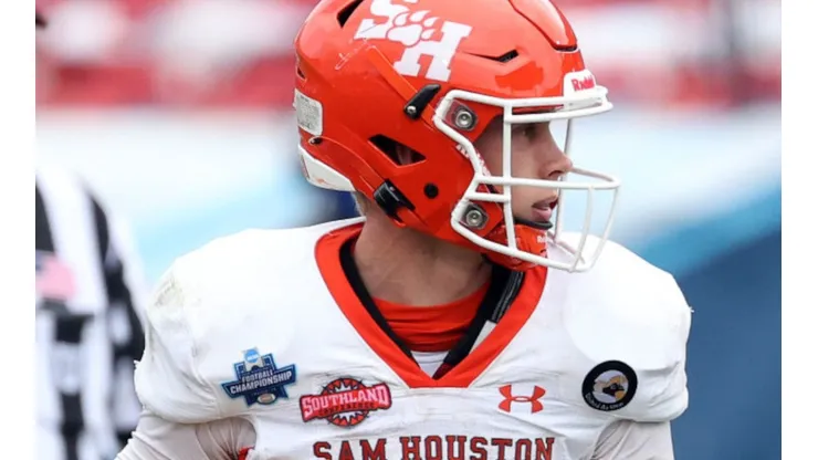 Quarterback Eric Schmid of the Bearkats