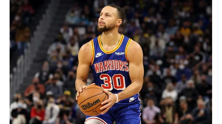 Stephen Curry has drawn a comparison with Michael Jordan from Steve Kerr.