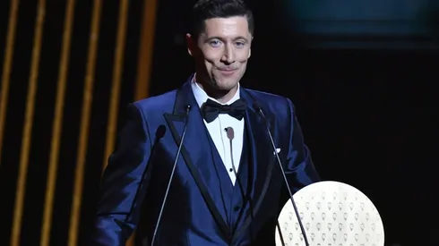 Robert Lewandowski receiving the Striker of the Year award in the 2021 Ballon d'Or ceremony.