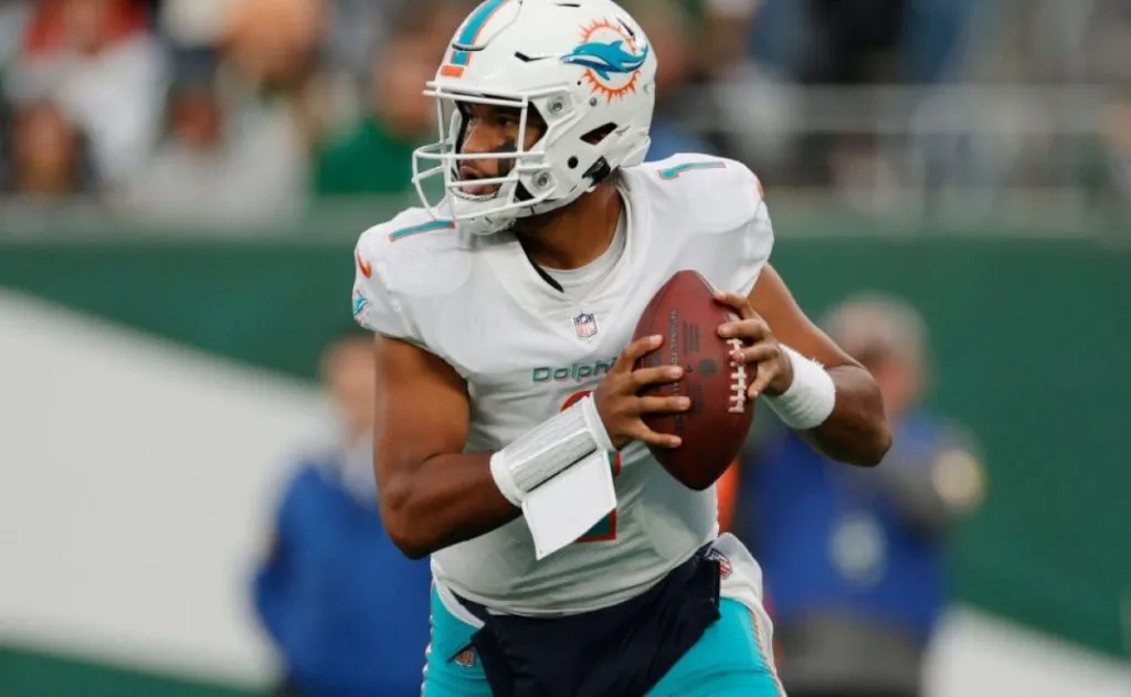 Quarterback Tua Tagovailoa of Miami Dolphins at the game vs New York Jets on November 21