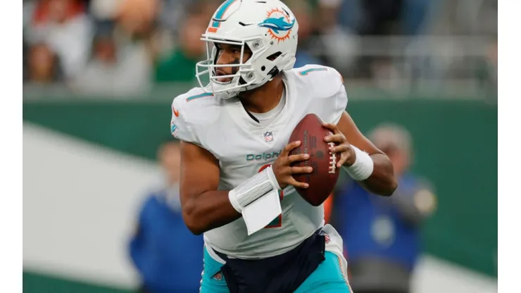 Quarterback Tua Tagovailoa of Miami Dolphins at the game vs New York Jets on November 21