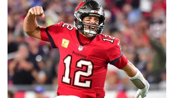 Tom Brady of the Buccaneers during the game vs WFT