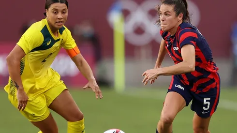 Kelley O'Hara of the United States (right) and Sam Kerr of Team Australia (left)