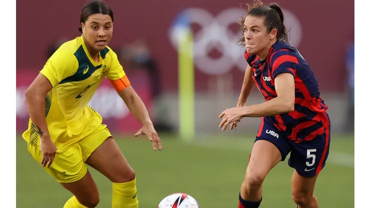 Kelley O'Hara of the United States (right) and Sam Kerr of Team Australia (left)