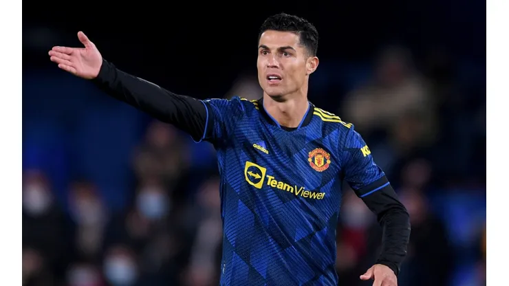 Cristiano Ronaldo scored a chip over the goalie to put Manchester United in front against Villarreal in the Champions League.
