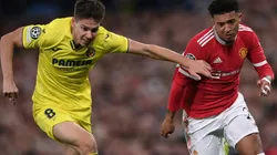 Jadon Sancho of Manchester United (right) and Juan Foyth of Villarreal (left)