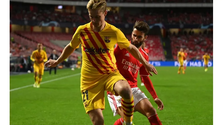 Rafa of Benfica (right) and Frenkie de Jong of Barcelona (left)