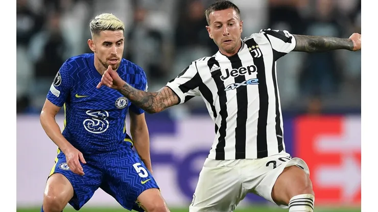 Federico Bernardeschi of Juventus (right) and Jorginho of Chelsea (left)