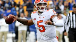 DJ Uiagalelei of the Clemson Tigers at the game vs Pittsburgh on october 23 by Justin Berl (Futbolsites)