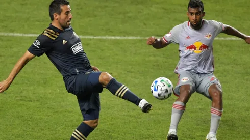 Ilsinho of Philadelphia Union (left) against Cristian Casseres Jr of New York Red Bulls.
