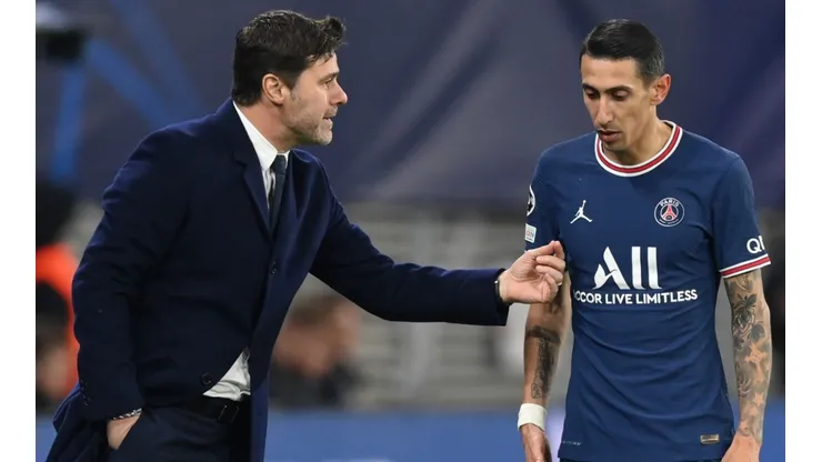 PSG manager Mauricio Pochettino (left) and Angel Di Maria.