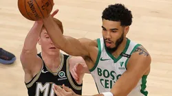 Kevin Huerter of the Hawks (left) and Jayson Tatum of Celtics