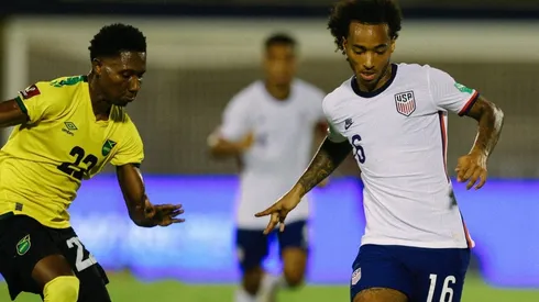 Devon Williams of Jamaica (left) and Gianluca Busio of the USMNT