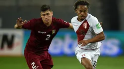 Nahuel Ferraresi of Venezuela and André Carrillo of Peru