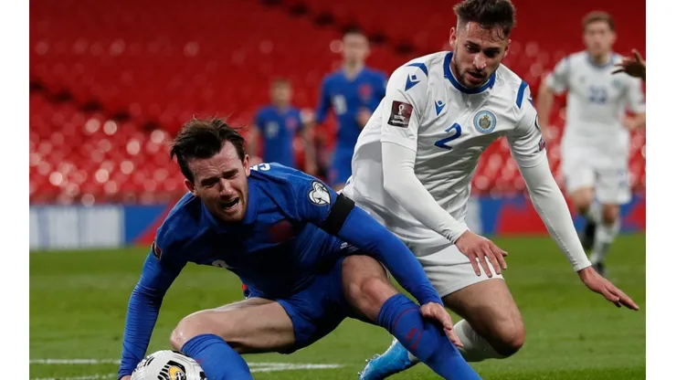 Ben Chilwell of England (left) and Alessandro D'Addario of San Marino (right)