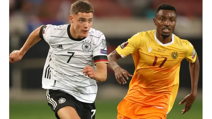 Florian Wirtz of Germany (left) and Solomon Udo of Armenia (right)