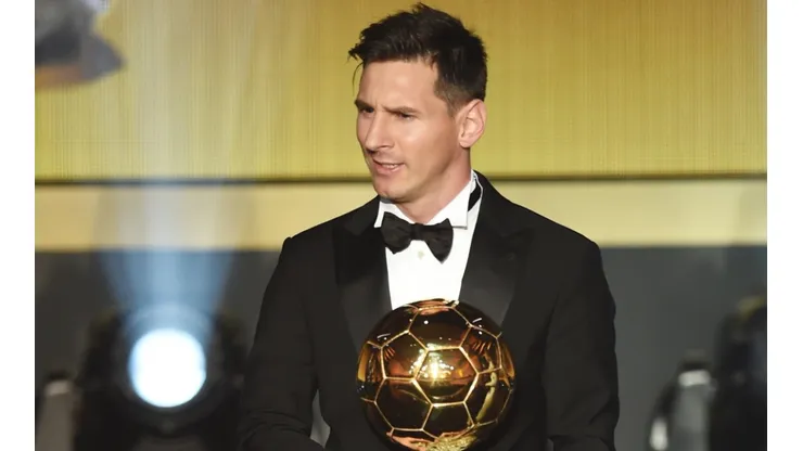 Lionel Messi with the Ballon d'Or in 2016.
