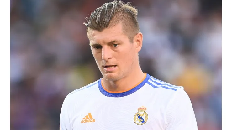 Toni Kroos' contract with Real Madrid expires in 2023, but he could leave sooner as he has interest from PSG and a Premier League giant.