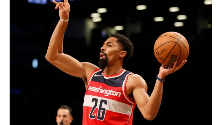 Spencer Dinwiddie of the Wizards at the game vs Nets