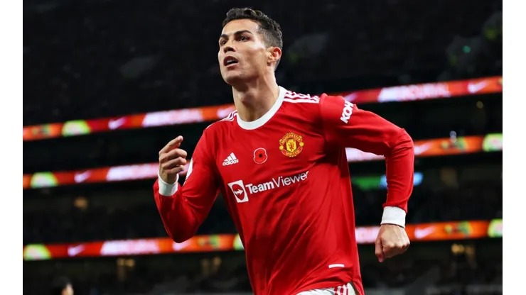 Cristiano Ronaldo of Manchester United celebrates scoring against Tottenham