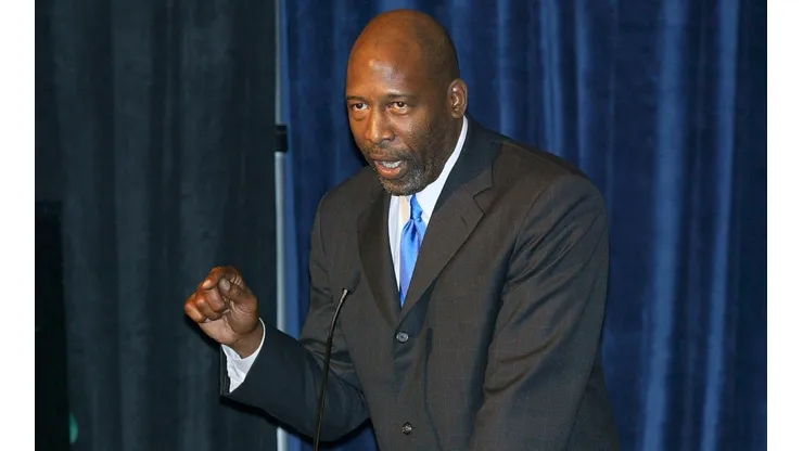 Former Los Angeles Lakers star James Worthy was unhappy with Frank Vogel's side come-from-behind loss to Oklahoma City Thunder.