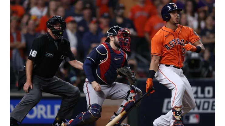 Michael Brantley #23 of the Houston Astros bats against the Atlanta Braves