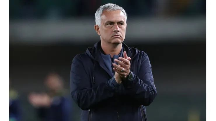 AS Roma manager Jose Mourinho reportedly eyes a Real Madrid player for the winter transfer window.