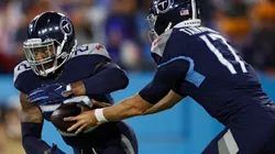 Derrick Henry (left) receives the ball from Tannehill in the MNF matchup against the Buffalo Bills