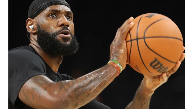Lebron James of the Los Angeles Lakers