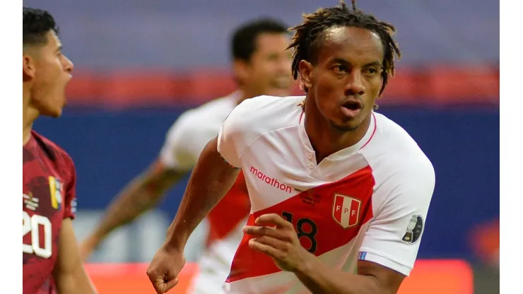Andre Carrillo of Peru celebrates after scoring