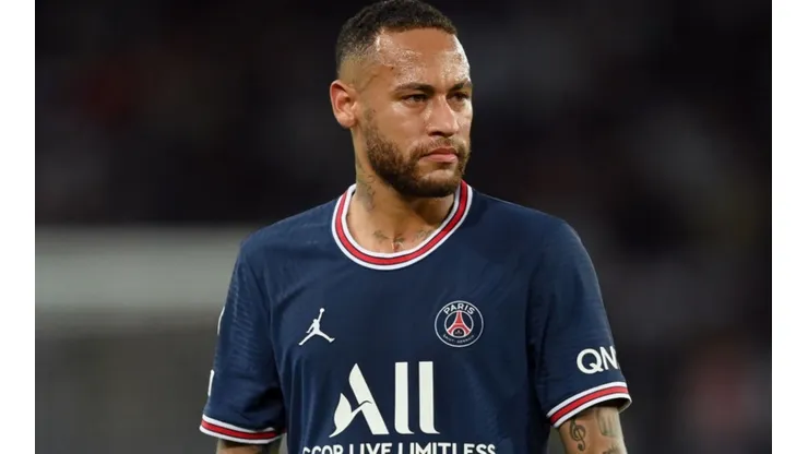 Neymar playing with PSG