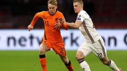 Frenkie de Jong of Netherlands (left) and Vladislavs Gutkovskis of Latvia