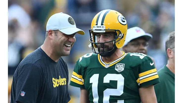 Ben Roethlisberger of Steelers (left) and Aaron Rodgers of Packers
