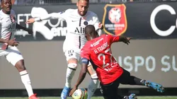 Neymar of PSG (left) and Hamari Traore of Rennes (right)