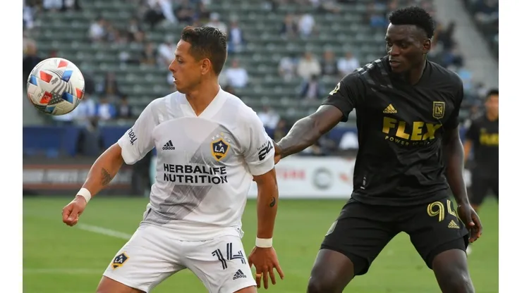 Javier Hernandez #14 of Los Angeles Galaxy and Jesus Murillo #94 of Los Angeles FC