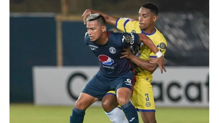 Motagua and Universitario clash in the second leg of the 2021 Concacaf League.