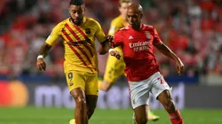 Memphis Depay of Barcelona against Joao Mario of Benfica.