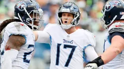 Ryan Tannehill with Derrick Henry of Titans