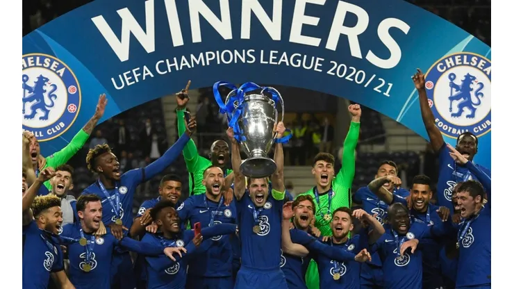 César Azpilicueta of Chelsea lifts the Champions League Trophy following their team's victory after the UEFA Champions League Final between Manchester City and Chelsea FC in May 2021.