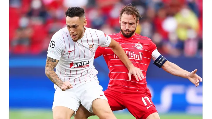 Lucas Ocampos of Sevilla against Andreas Ulmer of RB Salzburg. (Getty)