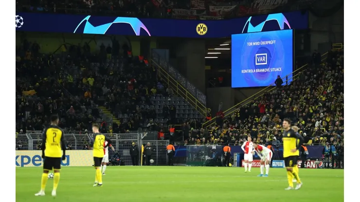 Players waiting for a VAR review during the 2019-20 UEFA Champions League. (Getty)