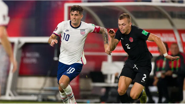 Christian Pulisic of USMNT and Alistair Johnston of Canada (Getty).