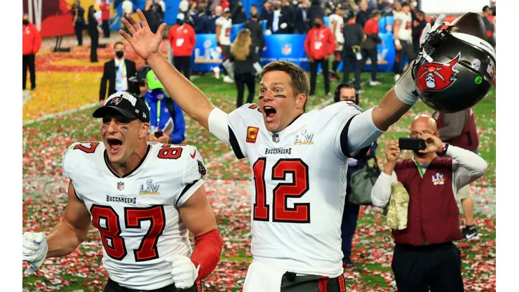 Rob Gronkowski (left) and Tom Brady (right) of the Tampa Bay Buccaneers. (Getty)