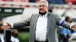 Víctor Manuel Vucetich is currently managing his third tournament with Chivas (Getty Images).
