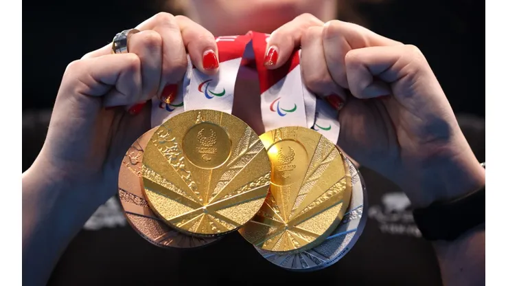 A detailed view of the Tokyo 2020 Paralympic Games medals. (Getty)