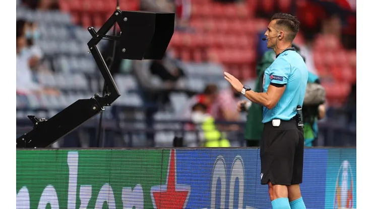 The match referee checks the VAR screen at Euro 2020. (Getty)